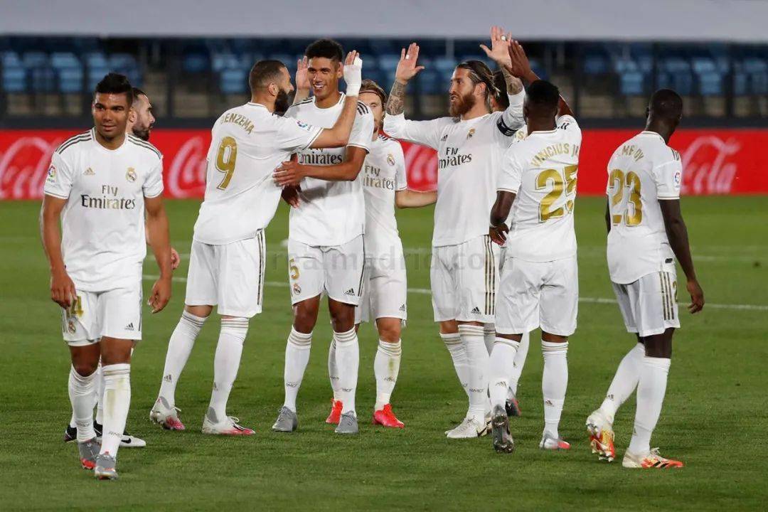 徐文婧终于要出场了，17岁未来之星，羽毛球世青赛女单.